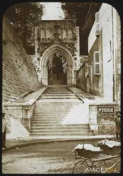 Portail Saint-Dominique (Chambéry)